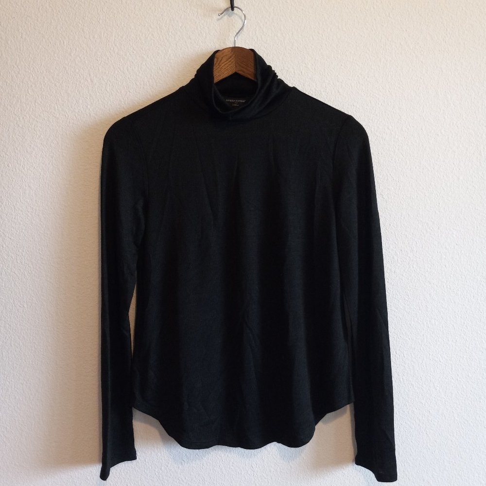 NWOT Banana Republic Black Turtleneck